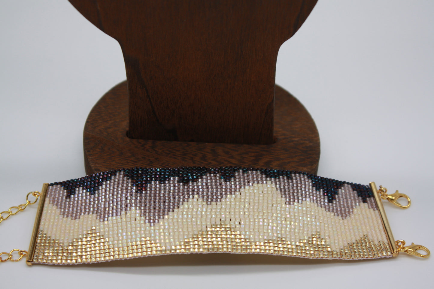 Grand View Cuff Bracelet