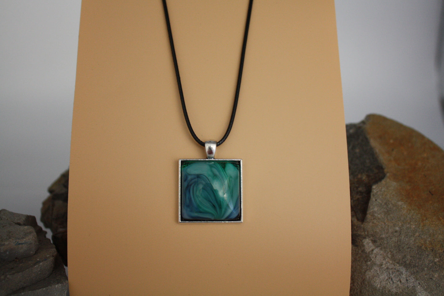 Oceans Three Evarista Pendant